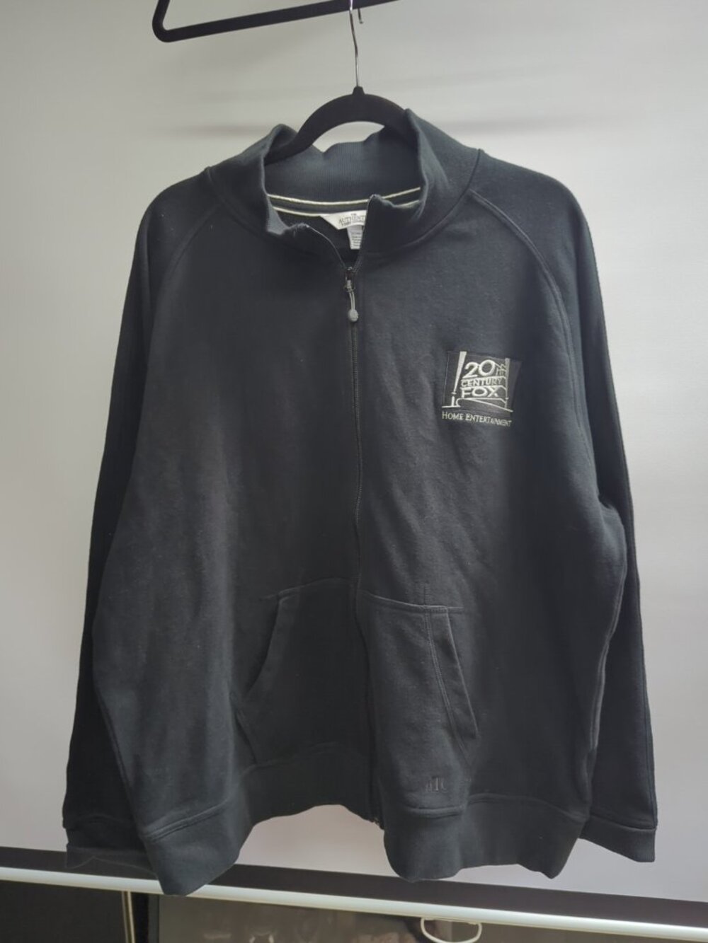 Vintage 20th Century Fox Sweater Retro Black USA Gift For Movie Film Buff Promo